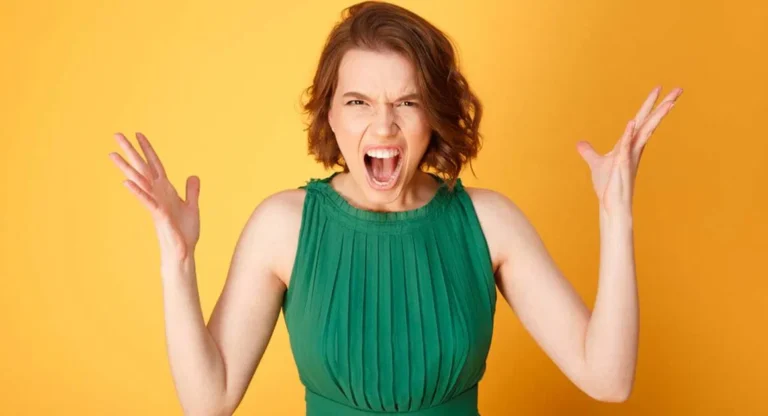 10 Red Flags of The Female Psychopath