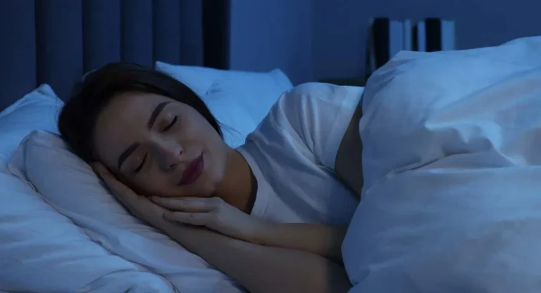 Women Need More Sleep Than Men Because Their Brains Work Harder, According To Science
