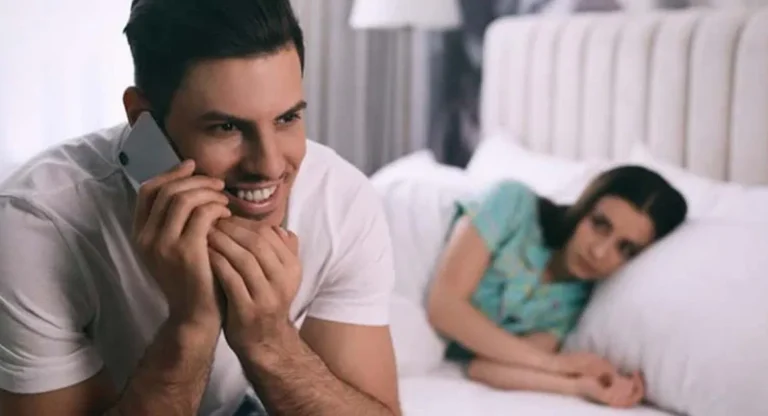 10 Signs Your Husband Might Be Seeing Someone Else, Even If He Deletes Messages and Call History